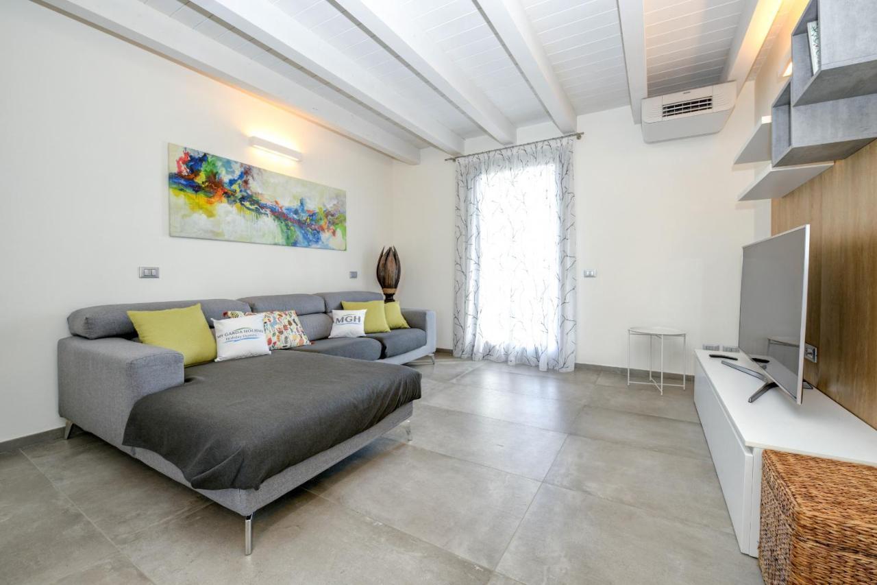 Borgo Gasparina Family Apartments Castelnuovo del Garda Exterior photo